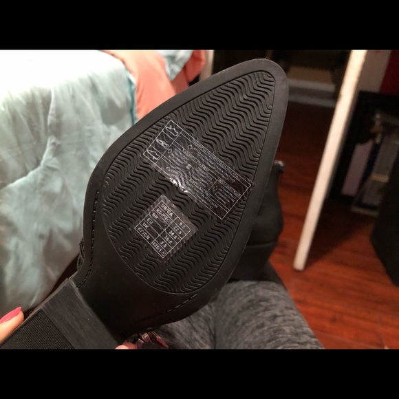 Black straps booties !! With a heels - Picture 6 of 10